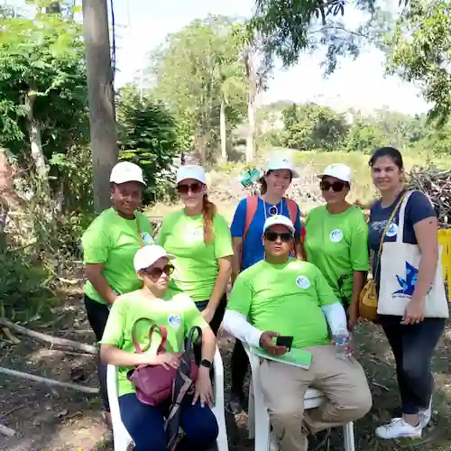Foto grupal en el campamento